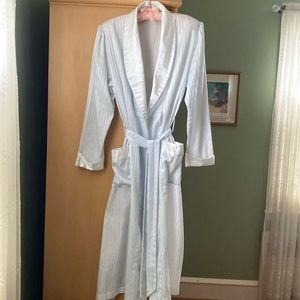 Blue and white pinstripe bathrobe with matching belt . 2 front pockets